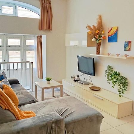 Modern Apartment In The Heart Of Sliema Steps From The Seafront Extérieur photo